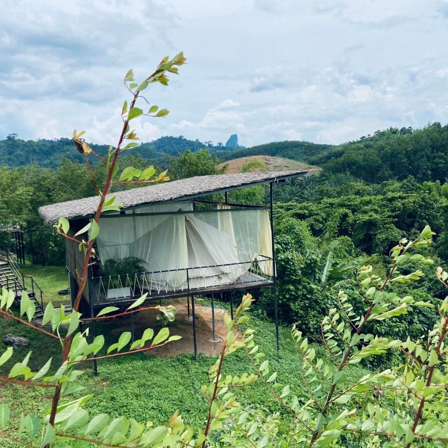 فندق Tanoshi Glamping In Khao Sok Khao Sok National Park المظهر الخارجي الصورة