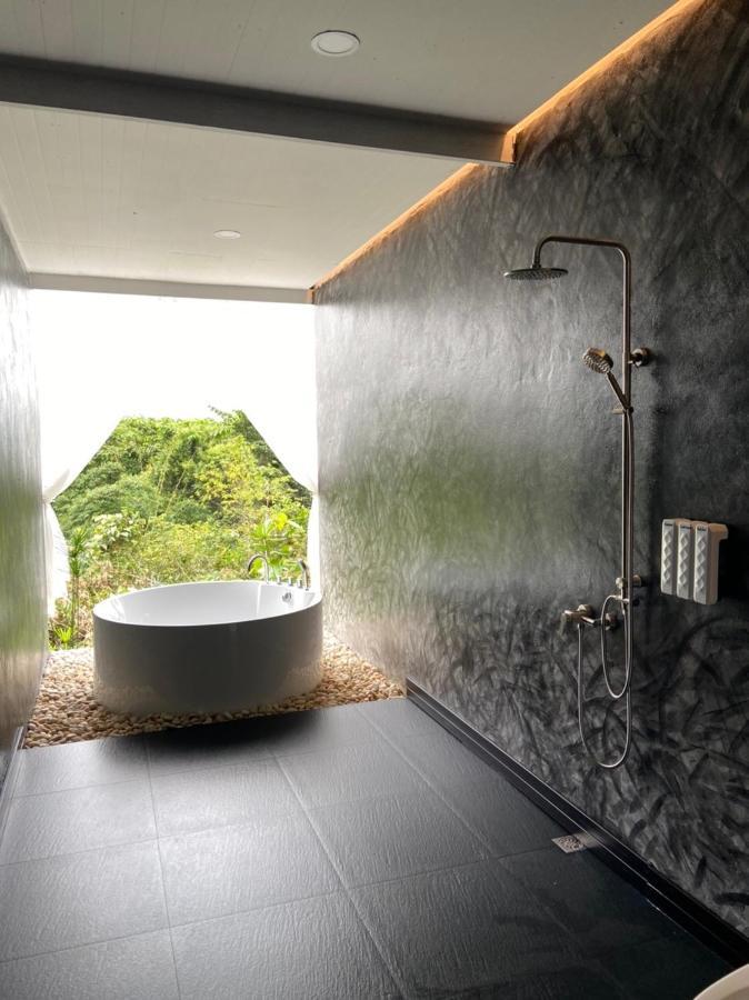 فندق Tanoshi Glamping In Khao Sok Khao Sok National Park المظهر الخارجي الصورة