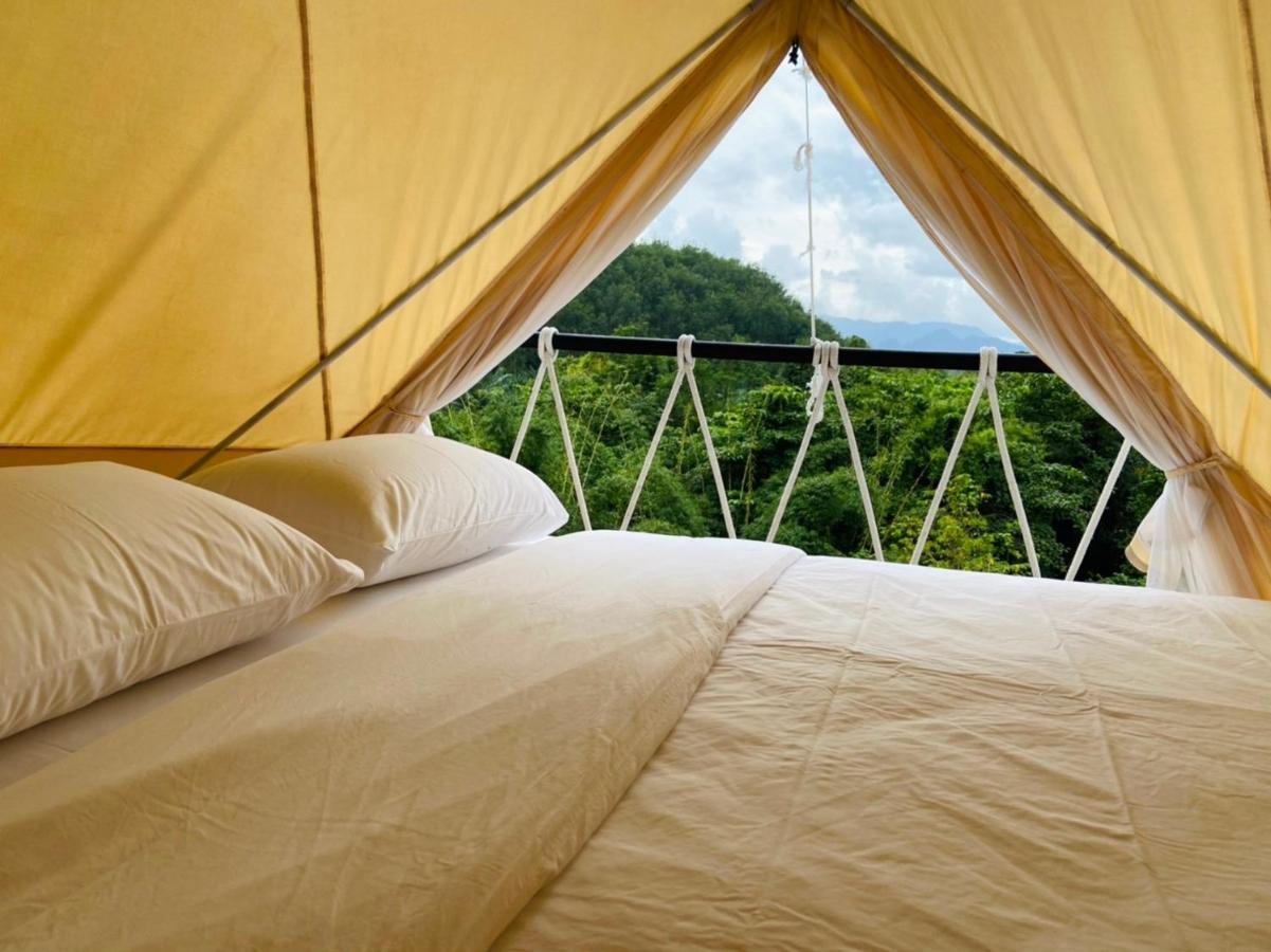 فندق Tanoshi Glamping In Khao Sok Khao Sok National Park المظهر الخارجي الصورة