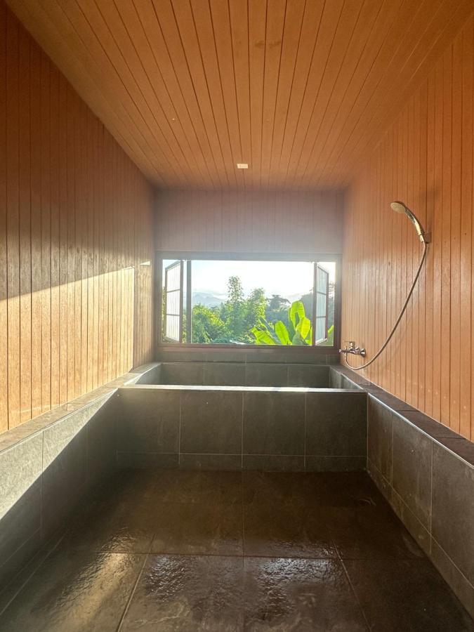 فندق Tanoshi Glamping In Khao Sok Khao Sok National Park المظهر الخارجي الصورة