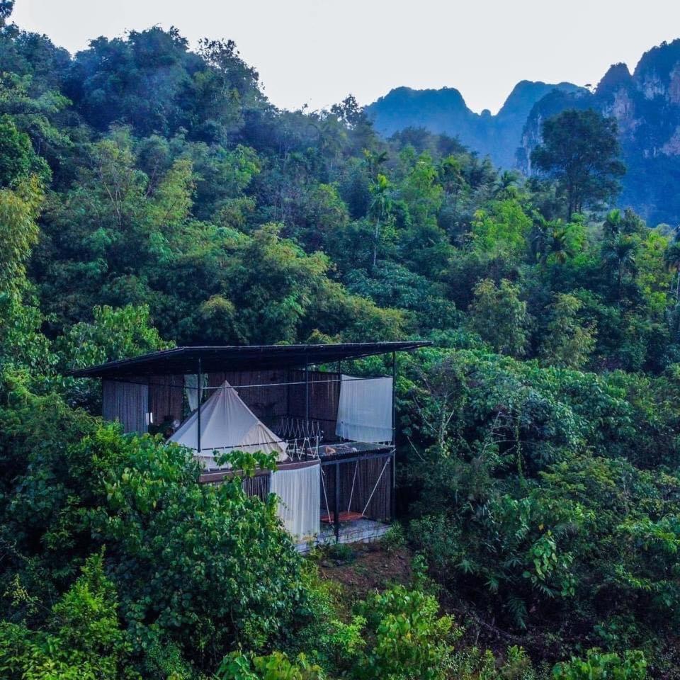 فندق Tanoshi Glamping In Khao Sok Khao Sok National Park المظهر الخارجي الصورة