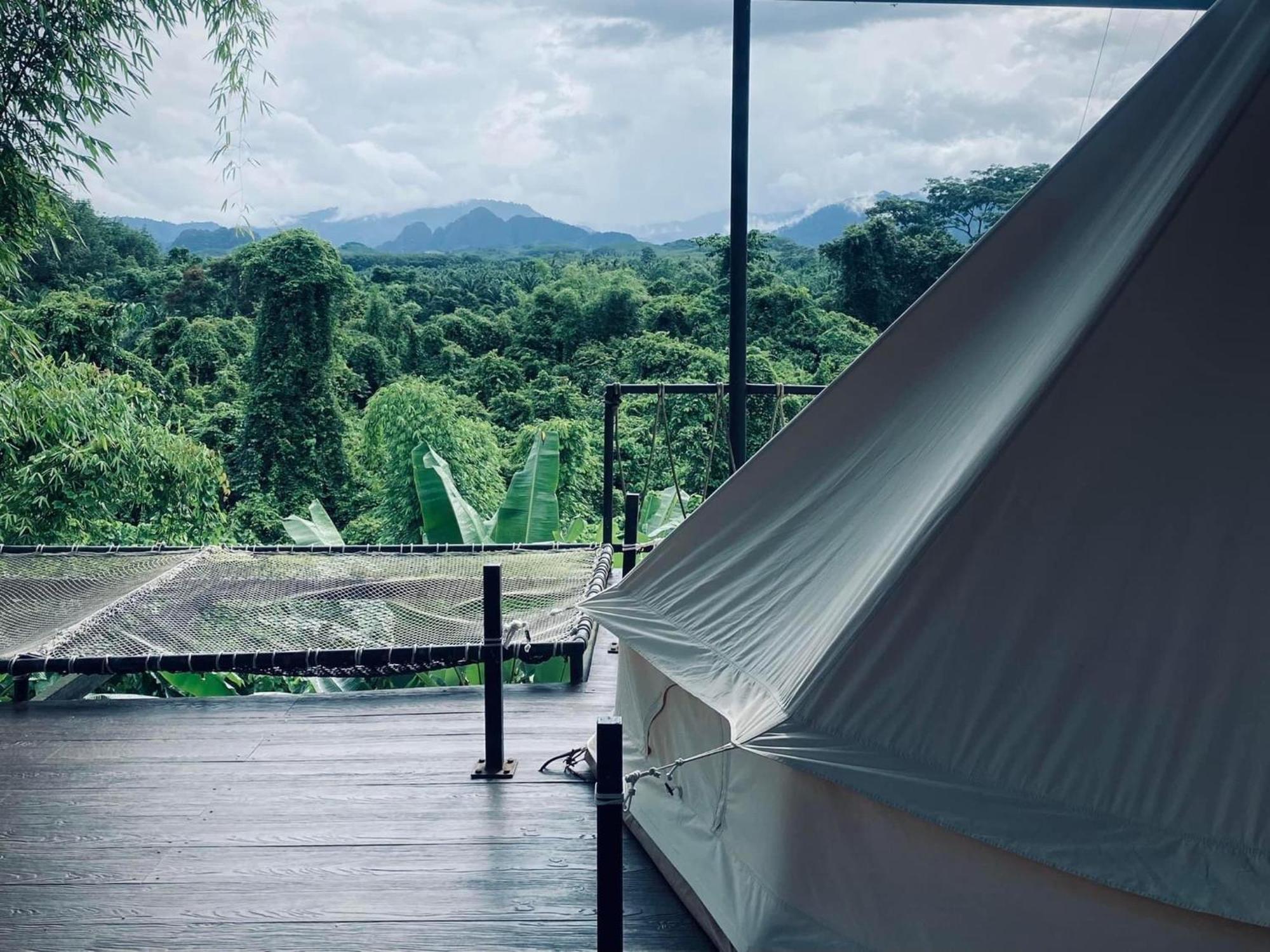 فندق Tanoshi Glamping In Khao Sok Khao Sok National Park المظهر الخارجي الصورة